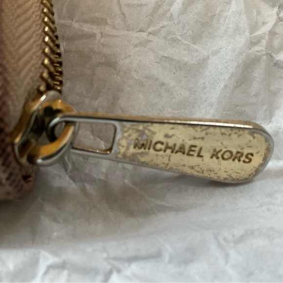 Michael Kors rose gold metallic wallet - Picture 5 of 5